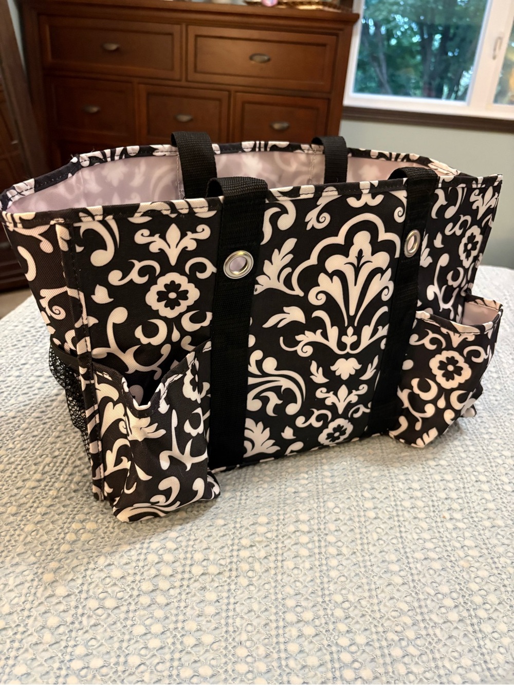 Thirty-One Organizing Utility Tote Parisian Pop Black White Damask 7-Pocket Bag